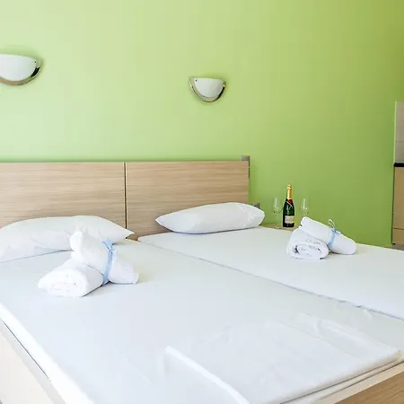 Aparthotel Golden Sun 4*