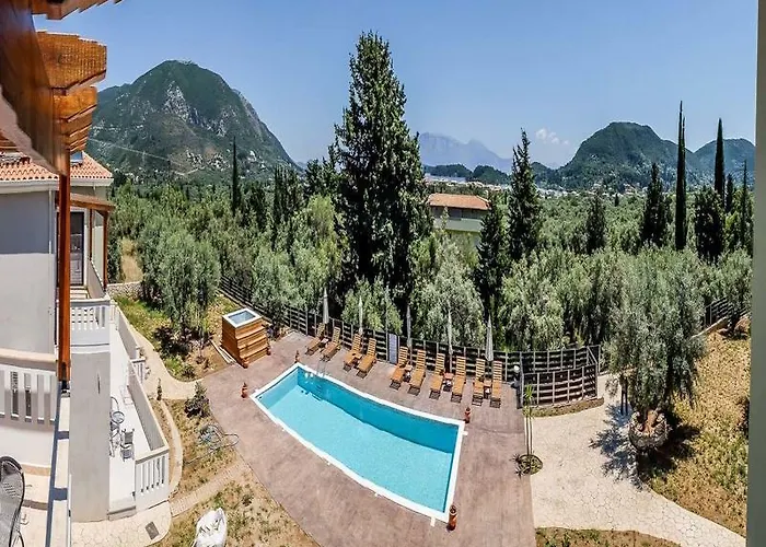 Golden Sun Nydri (Lefkada)